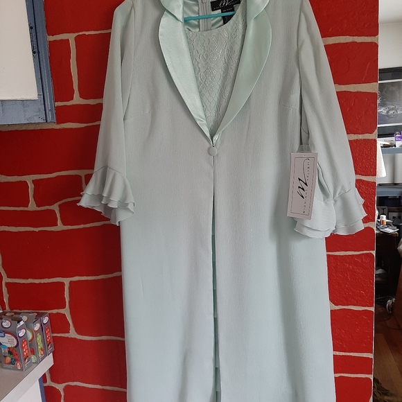 Mother of the bride size 14 dress 2 peice - Picture 2 of 6